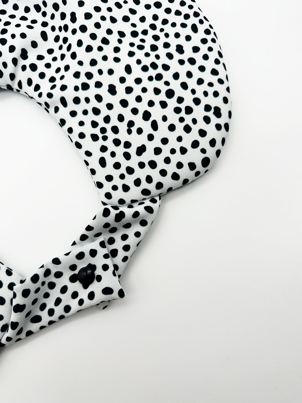 almofada de viagem DOTTY da easybreezy para colocares as tuas roupas nas tuas viagens lowcost