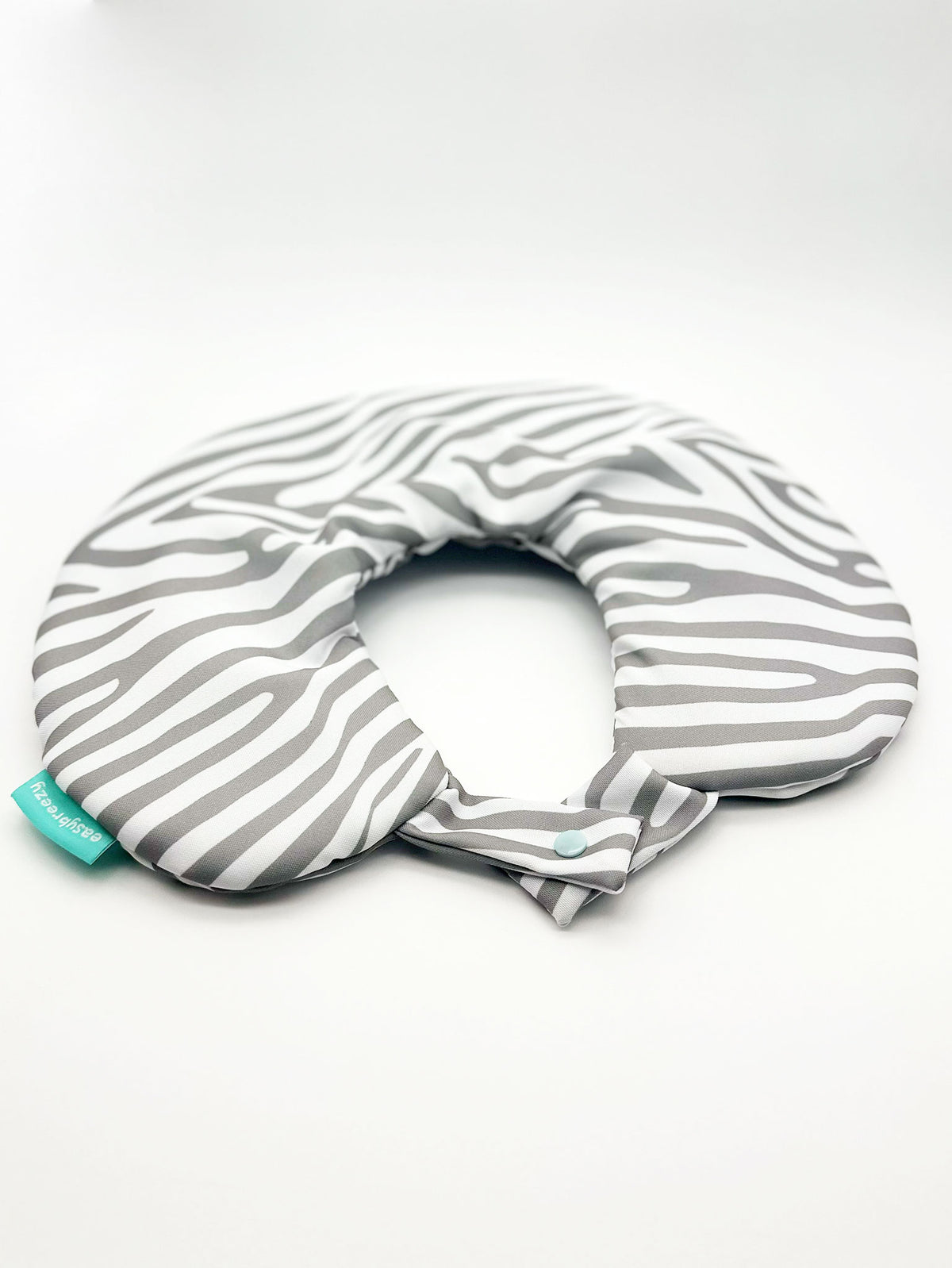 almofada de viagem, onde podes colocar a roupa e com tecido impermeável