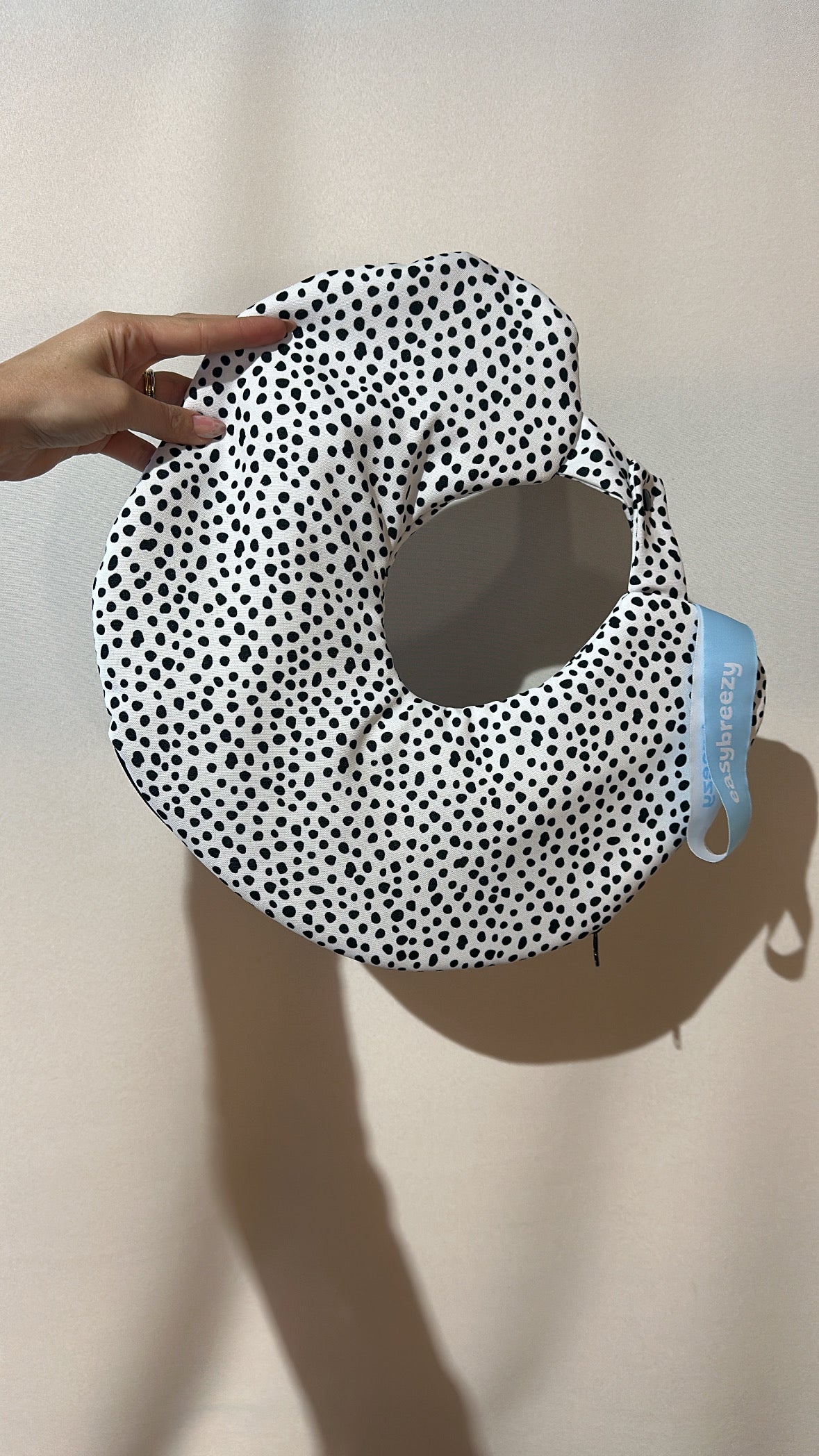 Almofada de viagem para colocar roupa em voos de companhias lowcost
